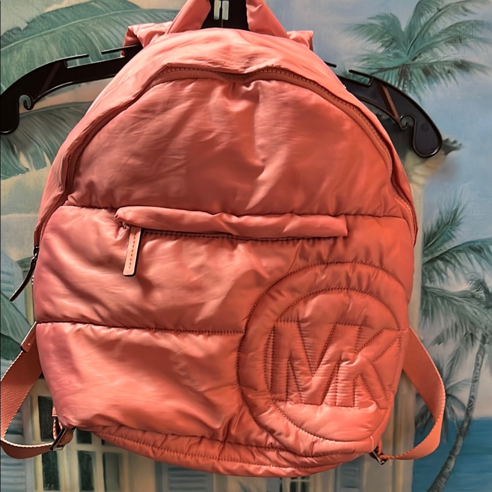 ⚠️Michael Kors Coral Quilted Backpack